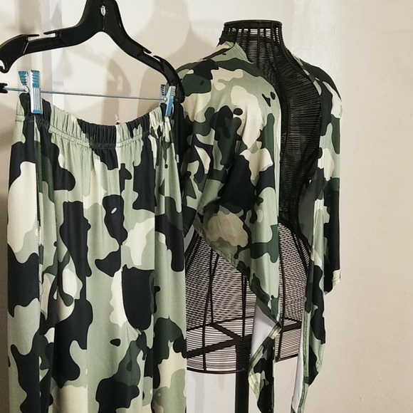 Wide Leg Camouflage Pants Set - Picture 3 of 10